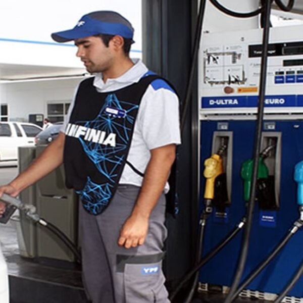 YPF congela el precio de la nafta por 45 días