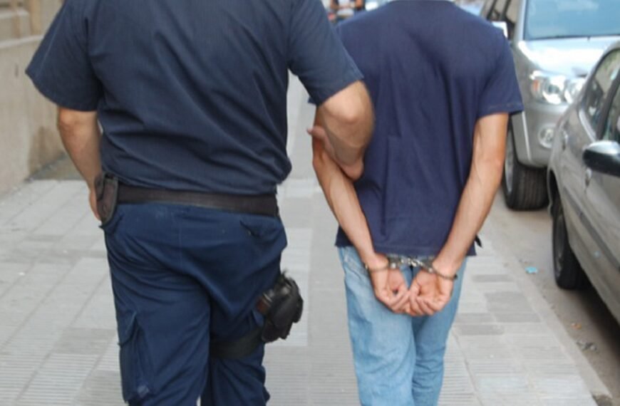 Un jubilado murió desnutrido y diciendo “tengo hambre”: su hijo fue detenido por abandono