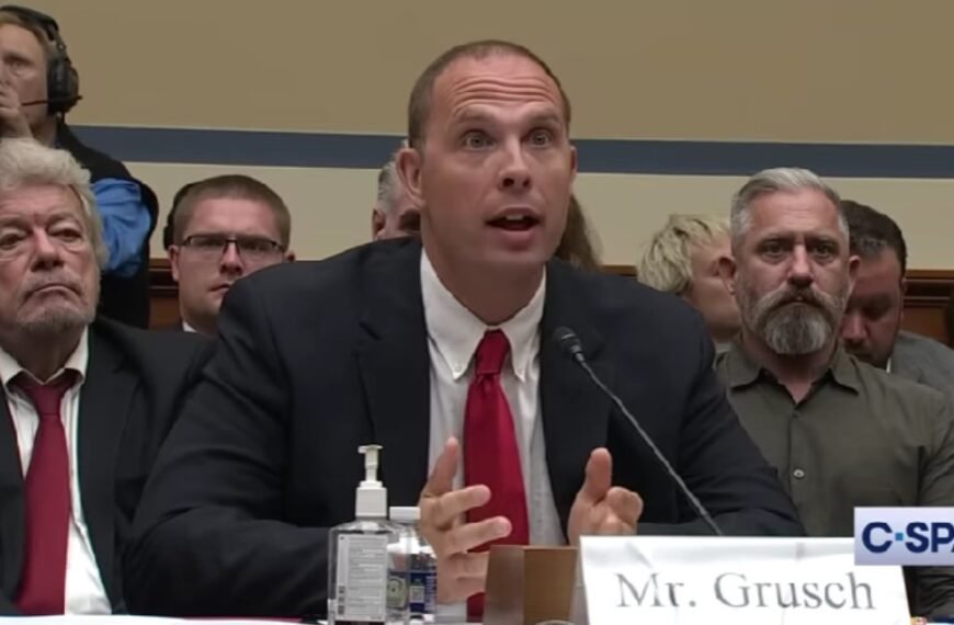 Un agente de inteligencia dijo que Estados Unidos tiene al menos 9 «naves no humanas»