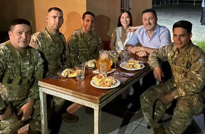 Luis Petri decidió pasar Año Nuevo cenando con la guardia del Colegio Militar