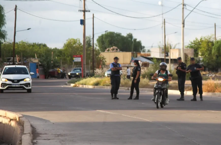 Mendoza, cada vez más parecida a Rosario: los narcos allanados el martes exhibían sus armas en las redes sociales