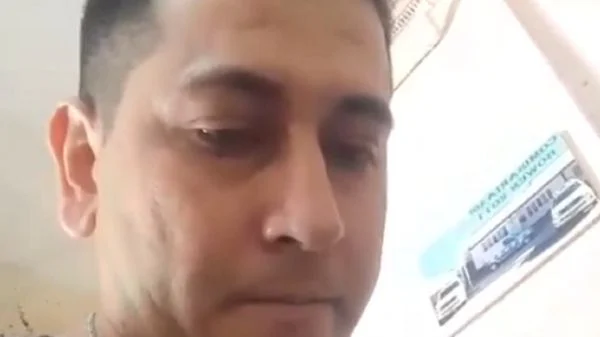 Tras las críticas de Cornejo por los reclamos salariales, un policía entregó su arma y renunció a la fuerza