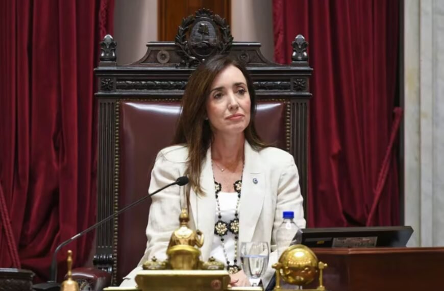 El Senado echó a un empleado que no iba a trabajar: tenía una condena por amenazas y usaba tobillera electrónica