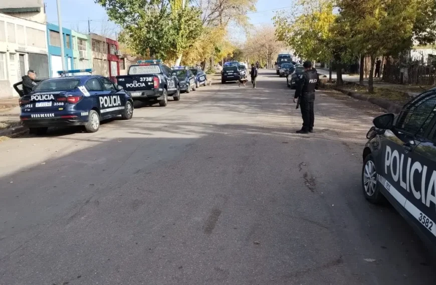 Tres robarruedas fueron detenidos tras una impresionante persecución a tiros por el Gran Mendoza 