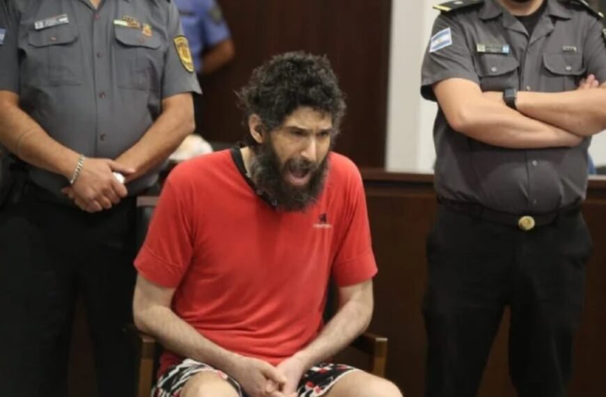 Murió el «hombre gato»: el escalofriante asesinato a su madre y tía y el video maullando en el juicio