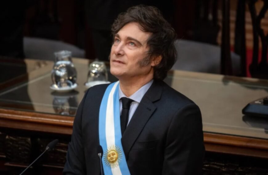 Primer año de Milei: su imagen positiva creció al 53% y el 52% de los argentinos cree que estará mejor en el 2025