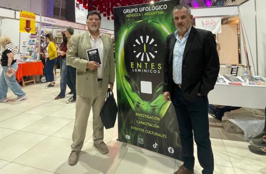 A pleno, arrancó la Feria del Libro 2025 en Mendoza: periodista presentó inédito libro de La Rioja