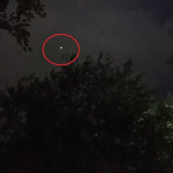 ¿Un ovni en Mendoza?: el video de la extraña luz visto por muchos testigos en Guaymallén