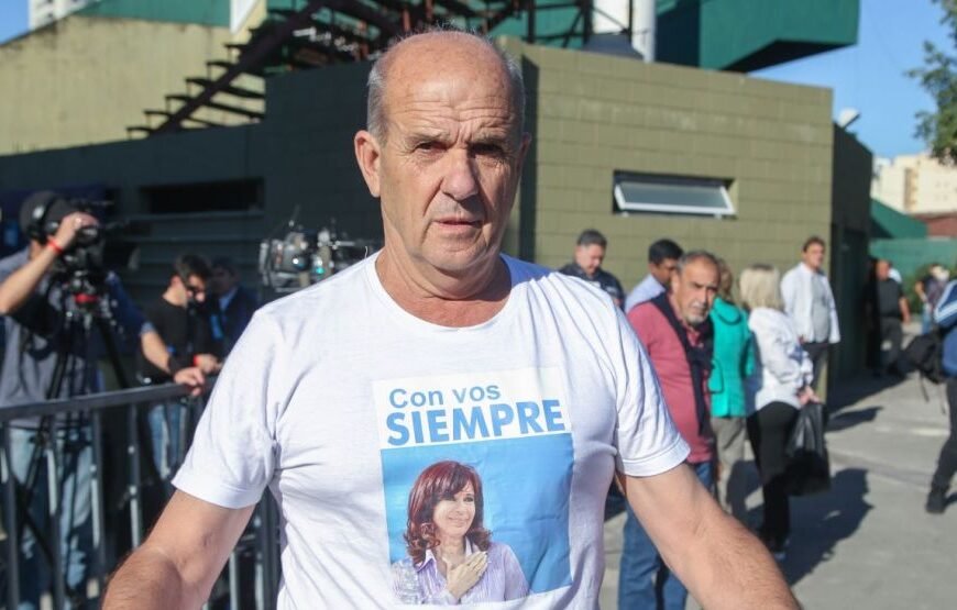 Un intendente kirchnerista encendió la interna del PJ: «Es la época de cagones y traidores»