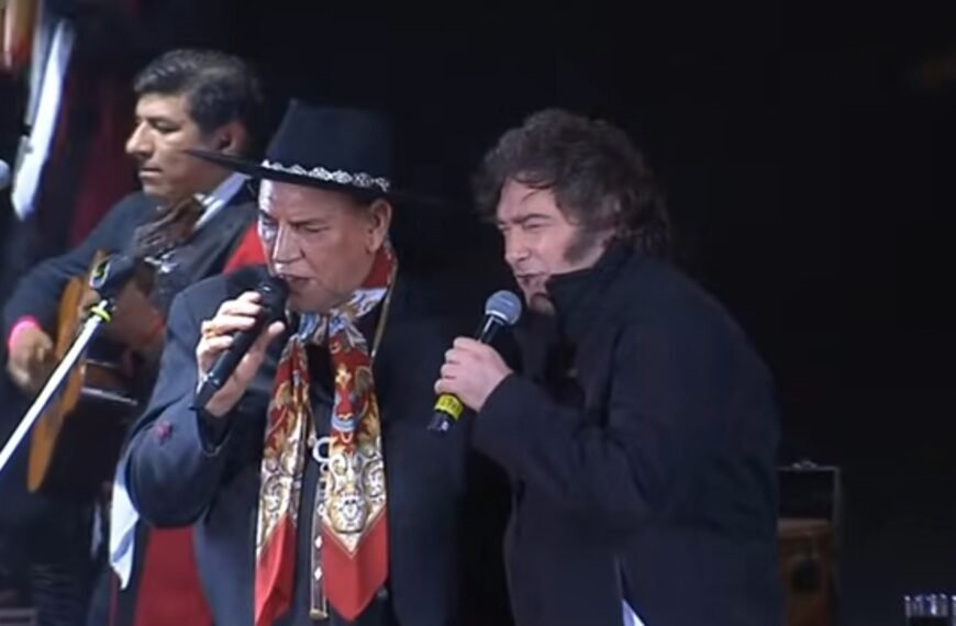 Javier Milei cantó con el Chaqueño Palavecino en el Festival de Jesús María y agradeció a Córdoba por “ayudarlo a ser presidente”