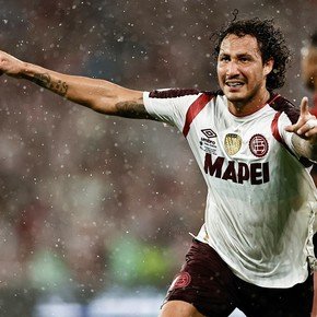 Bajo la lluvia se dio el «Maracanazo»: Lanús es campeón de la Recopa Sudamericana