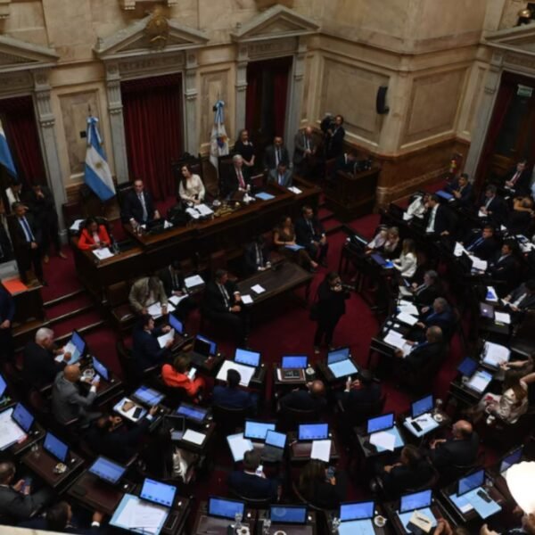 El Gobierno logró aprobar la reforma laboral y un nuevo golpe para el PJ, sin unidad ni liderazgo