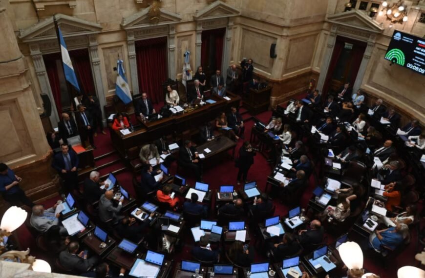 El Gobierno logró aprobar la reforma laboral y un nuevo golpe para el PJ, sin unidad ni liderazgo