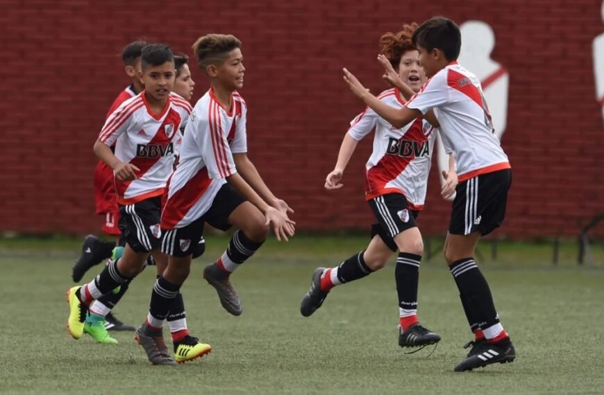 Oportunidad única: River Plate prueba a jóvenes jugadores y abre su semillero en Mendoza