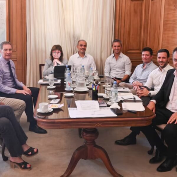 Reforma laboral: el Gobierno aceptó eliminar el artículo de las licencias médicas, tras la presión de los bloques aliados