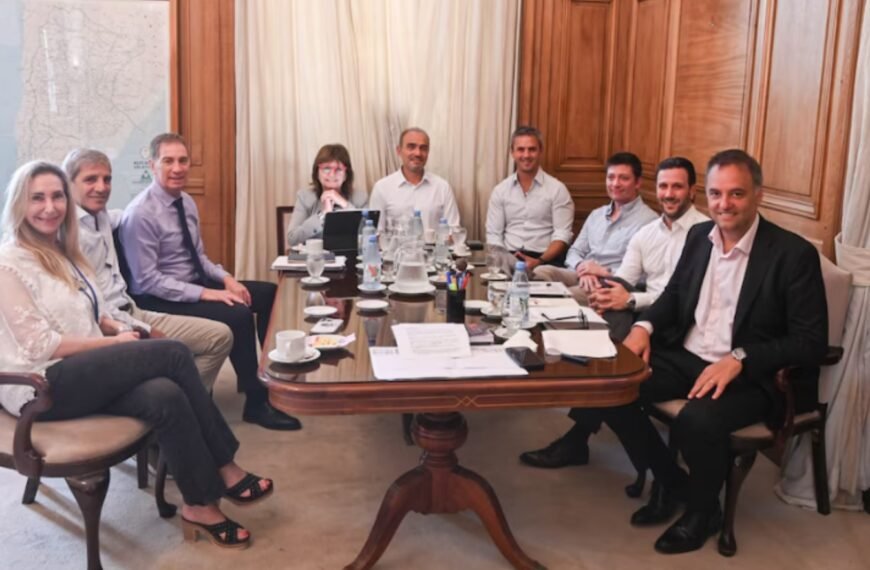 Reforma laboral: el Gobierno aceptó eliminar el artículo de las licencias médicas, tras la presión de los bloques aliados