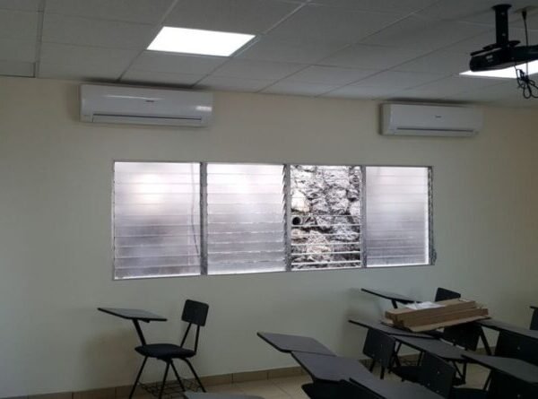 En San Juan colocaron 600 aires acondicionados en 150 escuelas