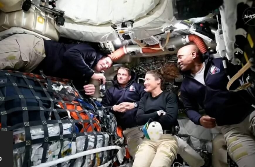 Artemis II: las dos históricas fotos de la Tierra tomadas desde la cápsula por los astronautas