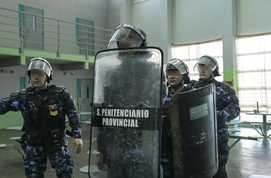 Mendoza lanzó una fuerza de requisa en cárceles y en su primer gran operativo secuestró drogas y armas