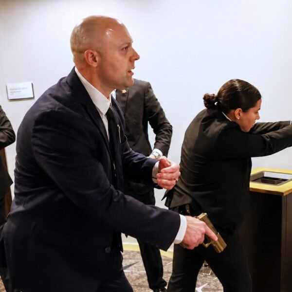 Tiroteo en la cena de corresponsales de la Casa Blanca: Trump ileso, un agente baleado y el sospechoso identificado como residente de California