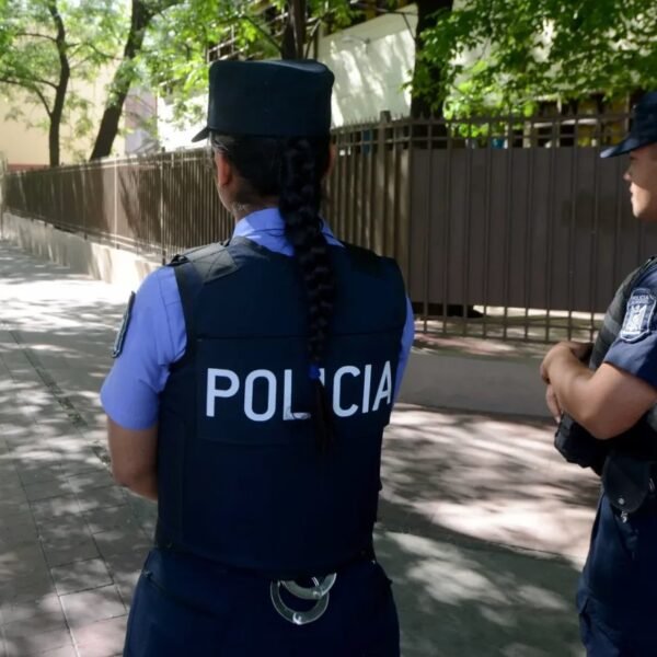 El gobierno de Mendoza lanzó una guía para la policía de como actuar ante ataques, amenazas y crisis en las escuelas