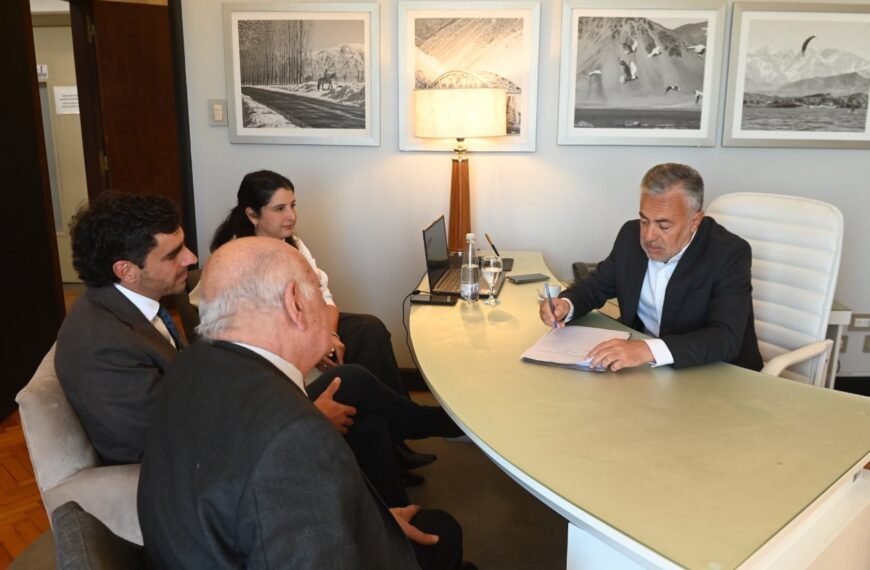 Alfredo Cornejo promulgó la autonomía municipal y se viene un plebiscito clave