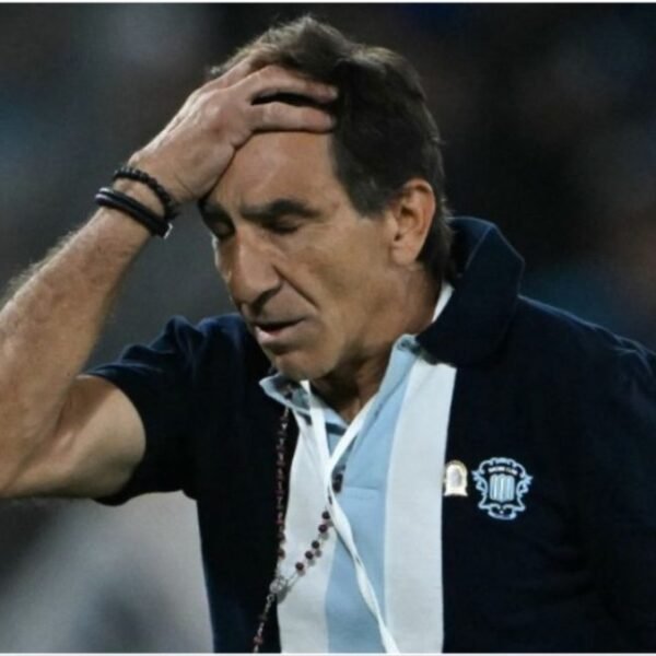 Racing Club «rajó» a Gustavo Costas