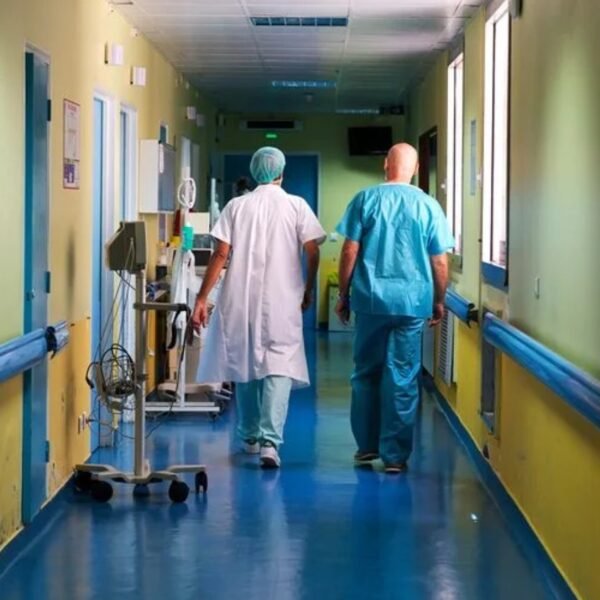 Escándalo en Salud: Mendoza echó a médicos por certificados truchos, abandono laboral y por cobrar sin trabajar