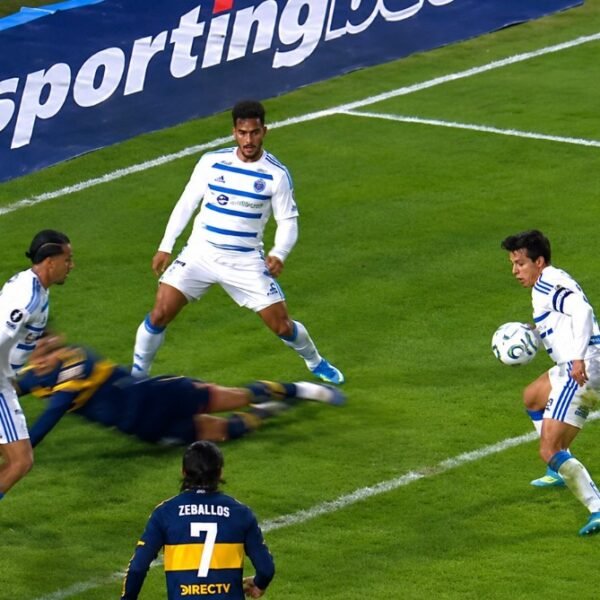 Conmebol dio a conocer los audios del VAR de Boca-Cruzeiro: el gol anulado a Merentiel y la mano de Lucas Romero, «quiere quitar su brazo»