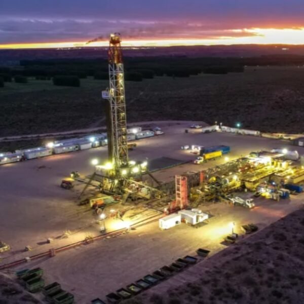 YPF anunció una inversión récord de US$25.000 millones para el crecimiento de Vaca Muerta