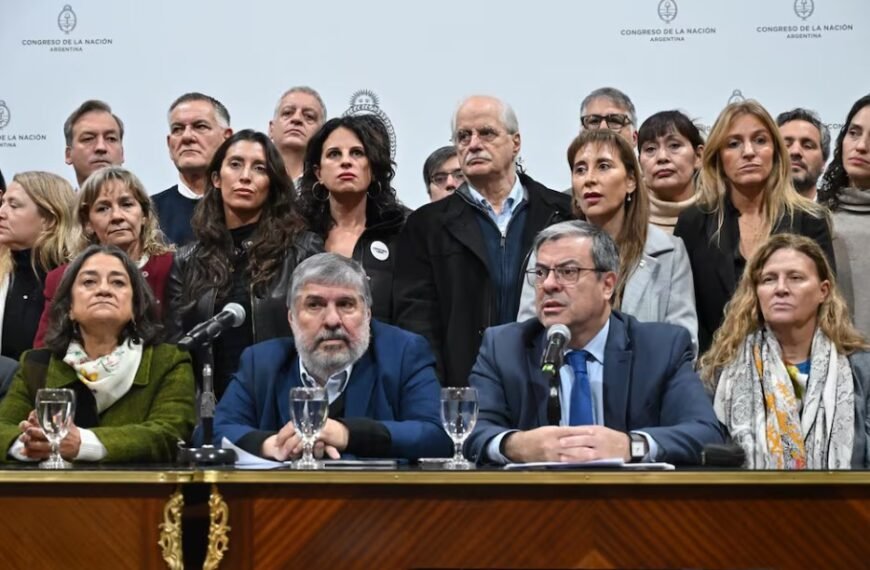 El peronismo sin candidatos, denuncia la proscripción de Cristina Kirchner y envió una carta a la Corte Suprema