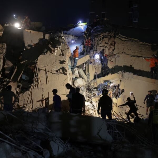 Continúan las tareas de rescate en Venezuela tras los terremotos: hay al menos 32 muertos y más de 700 heridos