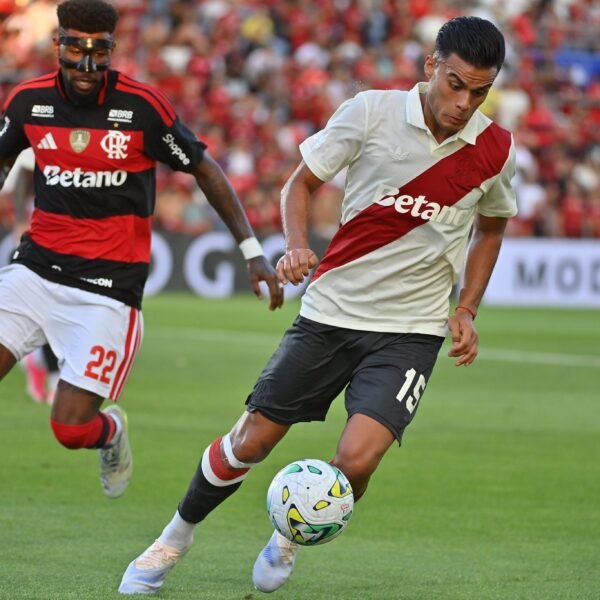 Con Beltrán como figura y un doblete de Driussi, River igualó con Flamengo en un amistoso internacional