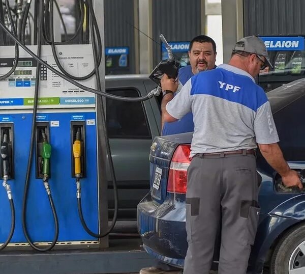 Banco Nación devuelve hasta $20.000 por cargar combustible: cómo acceder