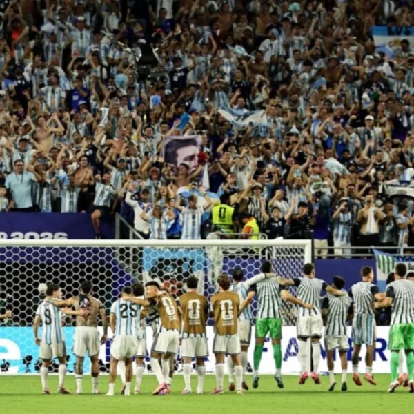 Récord albiceleste: más de 50.000 argentinos viajaron al Mundial y ya habrían gastado más de 500 millones de dólares