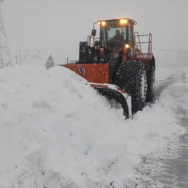 Nieve extrema: se mantienen cerrados todos los centros de esquí de Mendoza y el rescate de personas
