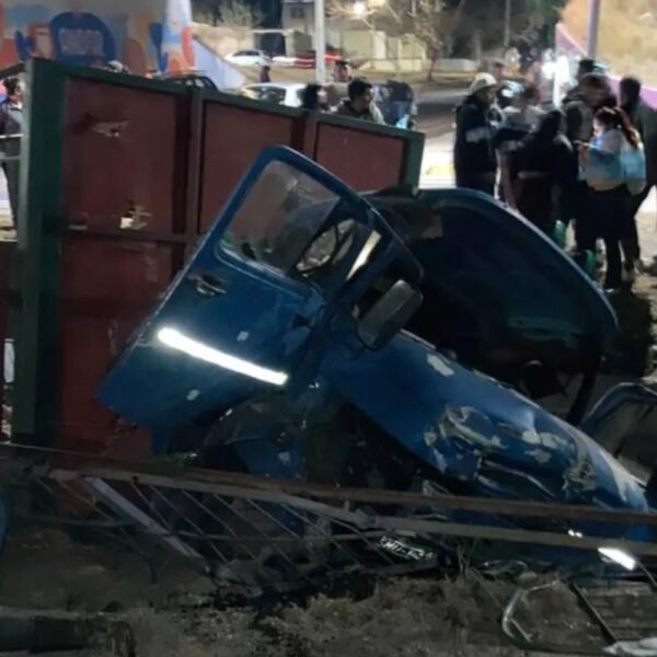 Un camión se quedó sin frenos y cayó a un zanjón en Godoy Cruz con 5 heridos