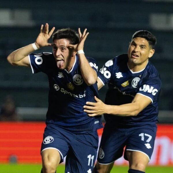 Independiente Rivadavia le ganó a Aldosivi y se metió entre los ocho mejores de la Copa Argentina