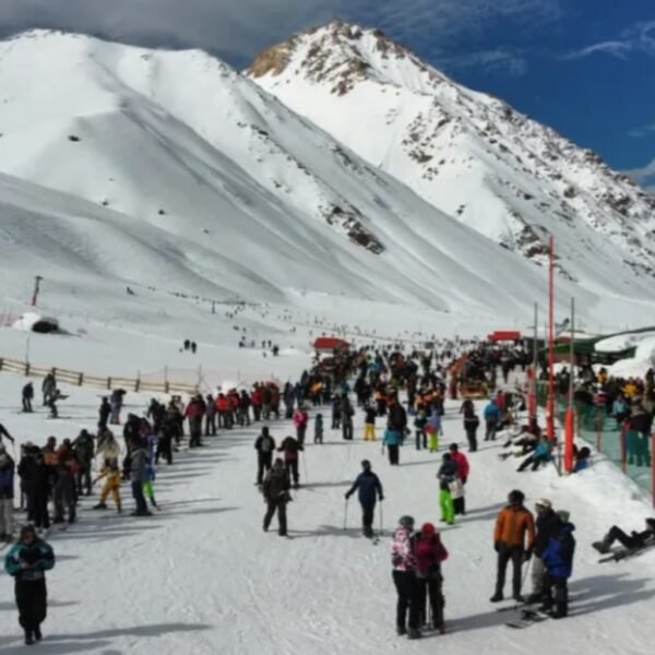La nieve «sedujo» a turistas locales y brasileños: Mendoza recibió casi 65.000 visitantes durante el fin de semana largo