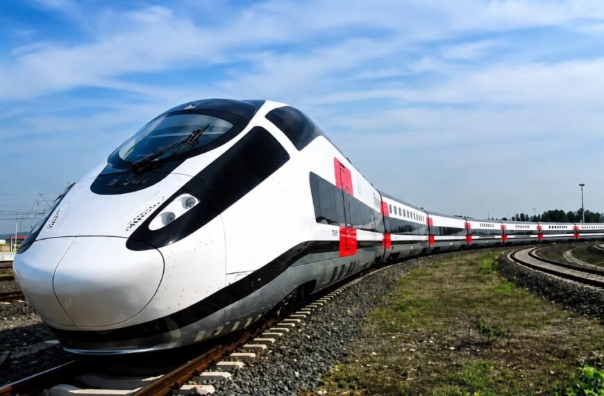 506 pasajeros, aire frio-calor, WIFI y asientos de lujo: así es el tren de China que llega a Mendoza