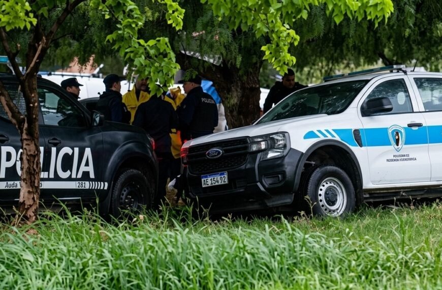 Accidente fatal en Ruta 7: murieron dos mujeres tras el choque de una camioneta contra un árbol bajo la lluvia