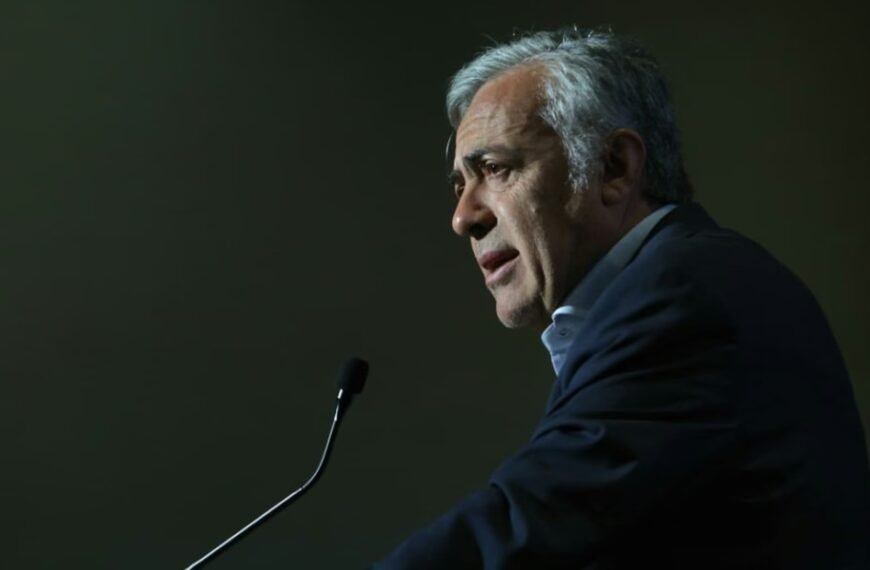 Cornejo afirmó en París que Milei puede ganar en primera vuelta en 2027 pero con una condición