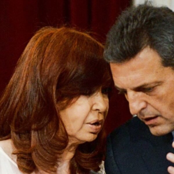 Interna feroz: la reunión secreta de Massa con Cristina para destronar a Kicillof